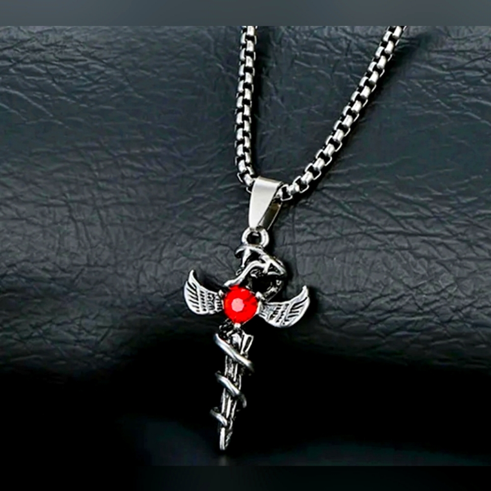 Choker Fashion Trends Vintage Long Chain with Pendant in the Form of with Cross